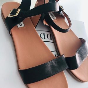 Steve Madden Dina Leather Sandals  - Size 8 Black